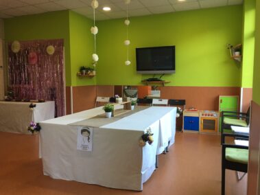 Amplio comedor y espacio de juegos